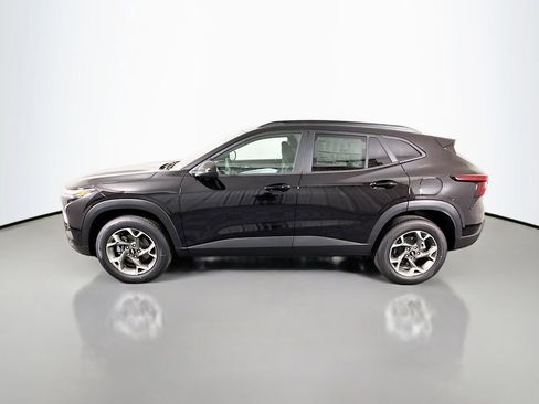 New 2026 Chevrolet Trax LT w/ Driver Confidence Package FWD image 4