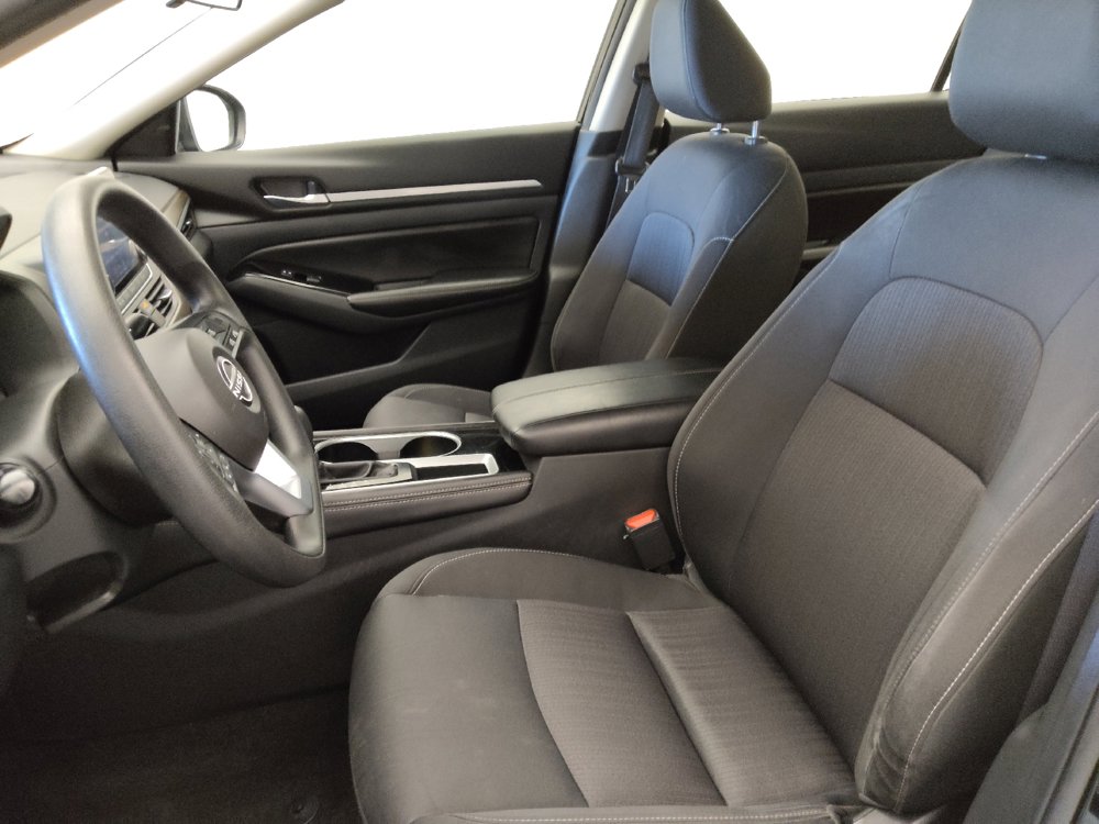 Used 2023 Nissan Altima 2.5 SV FWD image 17