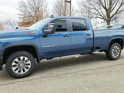 Used 2026 Chevrolet Silverado 2500 Custom w/ Custom Value Package image 6