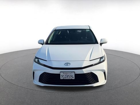 Used 2025 Toyota Camry LE image 4