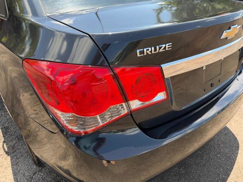 Used 2013 Chevrolet Cruze LS FWD image 11