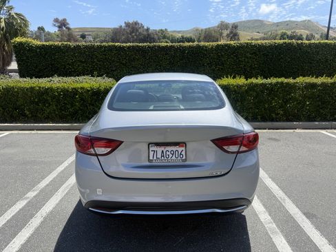 Used 2015 Chrysler 200 Limited FWD image 5