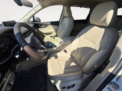 Used 2019 Audi Q7 3.0T Premium Plus w/ Premium Plus Package AWD/4WD image 10