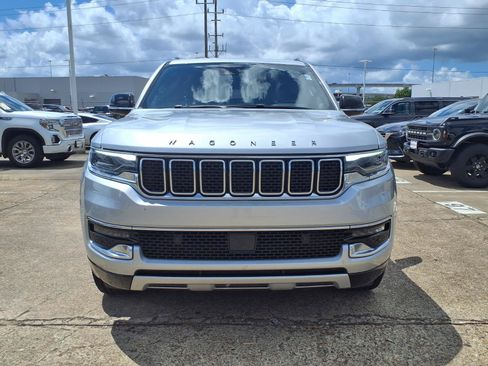 Used 2024 Jeep Wagoneer Series II w/ Flexible Seating Group RWD image 24