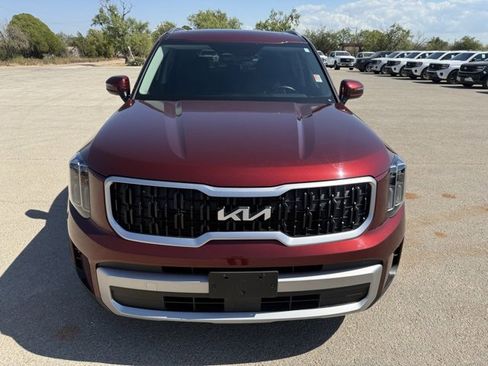 Used 2023 Kia Telluride EX image 2