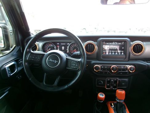 Certified 2021 Jeep Gladiator Sport AWD/4WD image 12