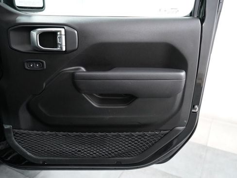 Used 2024 Jeep Wrangler Unlimited AWD/4WD image 22