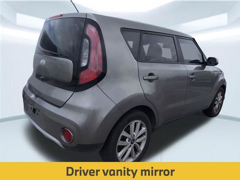 Used 2018 Kia Soul + FWD image 11
