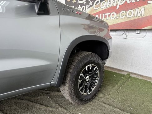 Used 2024 Chevrolet Silverado 1500 ZR2 w/ Technology Package image 17