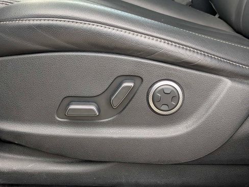 Used 2024 Genesis GV80 2.5T AWD/4WD image 21