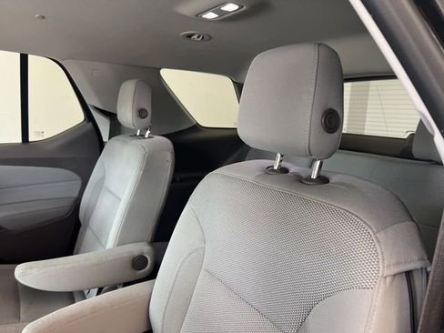 Used 2018 Chevrolet Traverse LT image 12