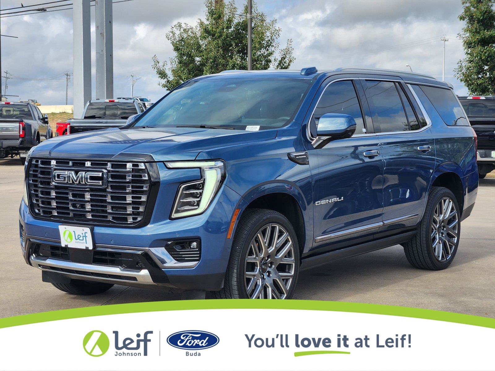Used 2025 GMC Yukon Denali Ultimate AWD/4WD image 3