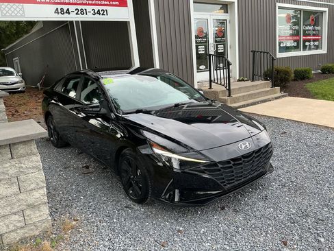 Used 2023 Hyundai Elantra SEL w/ Convenience Package FWD image 8