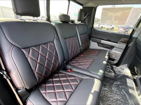 New 2025 Ford F250 XLT w/ Black Appearance Package image 25