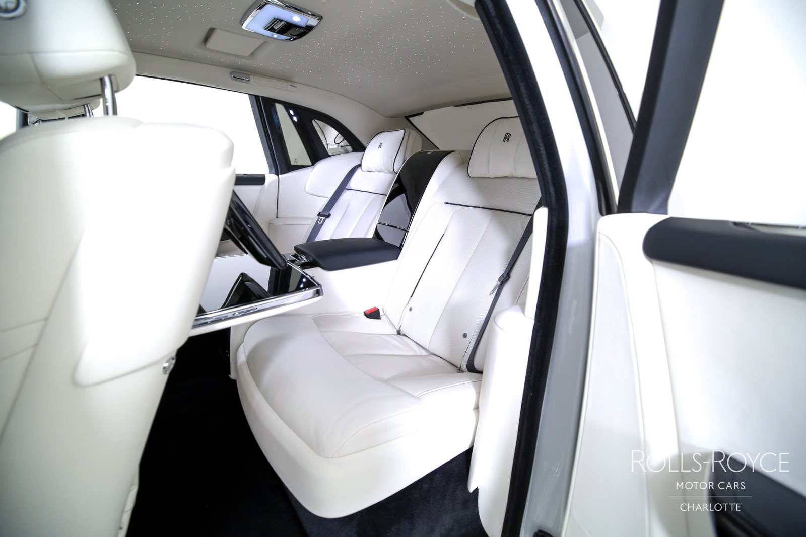 Certified 2024 Rolls-Royce Phantom Sedan RWD image 19