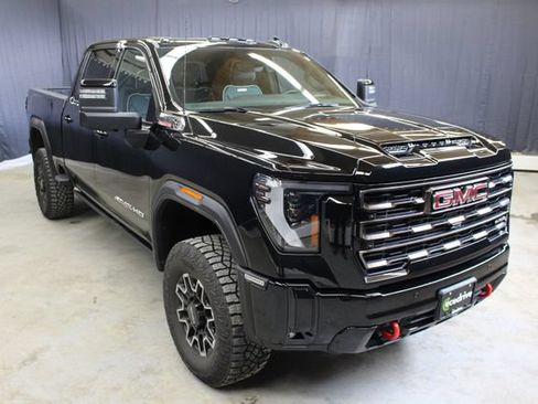 Used 2025 GMC Sierra 2500 AT4X AWD/4WD image 68