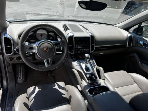 Used 2011 Porsche Cayenne S AWD/4WD image 23