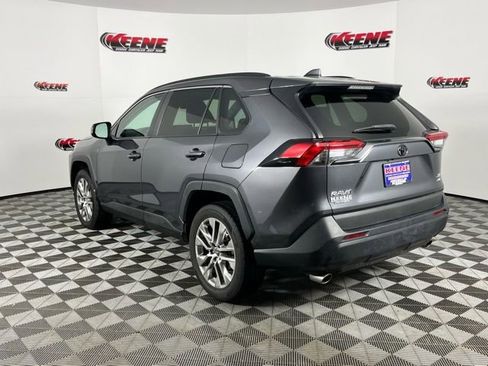 Used 2020 Toyota RAV4 XLE Premium image 6