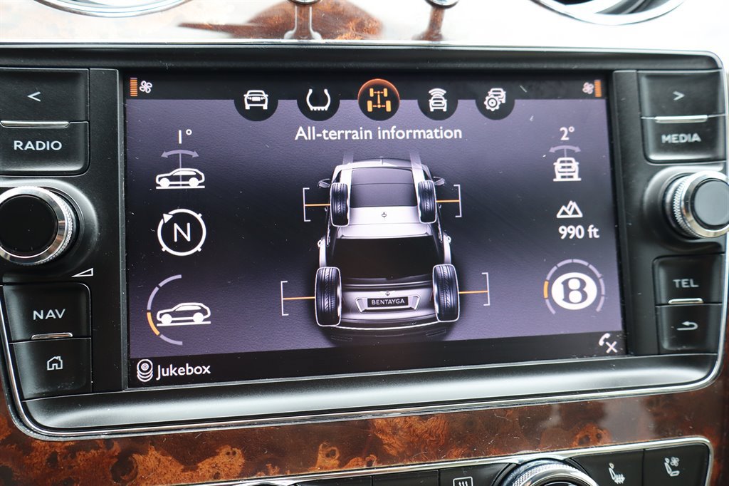 Used 2017 Bentley Bentayga AWD/4WD image 45