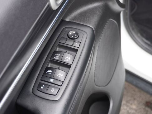 Used 2020 Jeep Grand Cherokee Limited image 17