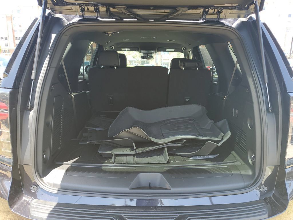 Used 2026 Chevrolet Tahoe LS RWD image 8