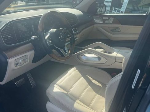 Used 2022 Mercedes-Benz GLS 580 4MATIC image 8
