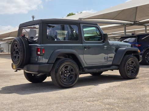 Used 2025 Jeep Wrangler Sport AWD/4WD image 4