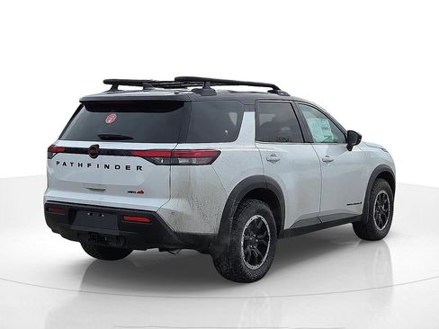 New 2026 Nissan Pathfinder SV image 5