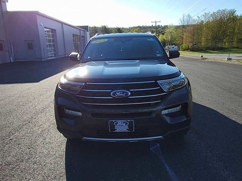 Used 2023 Ford Explorer XLT w/ Equipment Group 202A AWD/4WD image 3