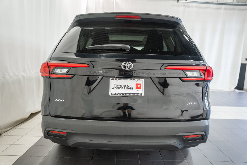 Used 2025 Toyota Grand Highlander AWD image 5