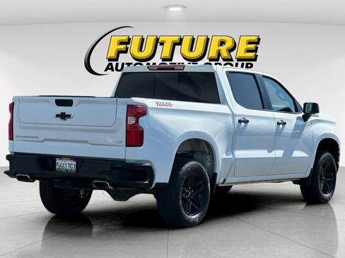 Used 2021 Chevrolet Silverado 1500 LT Trail Boss w/ Convenience Package II AWD/4WD image 3