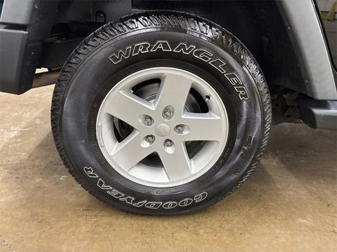 Used 2015 Jeep Wrangler Unlimited Sport w/ Quick Order Package 24S image 32