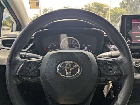 Used 2022 Toyota Corolla LE FWD image 19