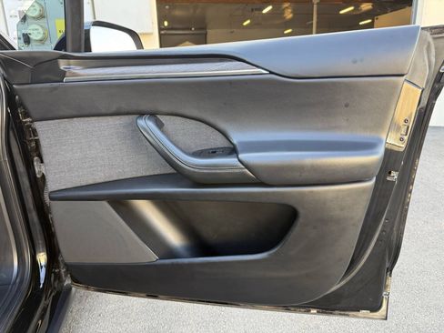 Used 2022 Tesla Model X AWD/4WD image 33