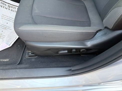 Used 2025 Subaru Crosstrek 2.5i Premium AWD/4WD image 17