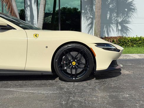 Used 2022 Ferrari Roma RWD image 3