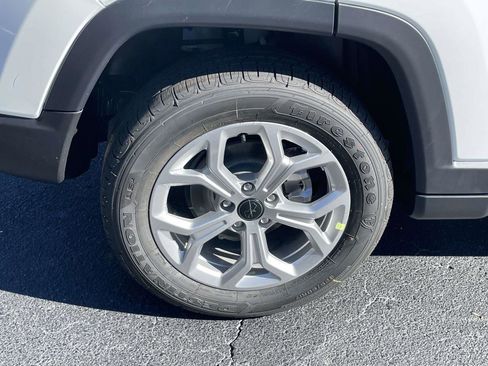 New 2026 Jeep Compass Latitude AWD/4WD image 36