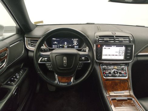 Used 2017 Lincoln Continental Select w/ Climate Package AWD/4WD image 22