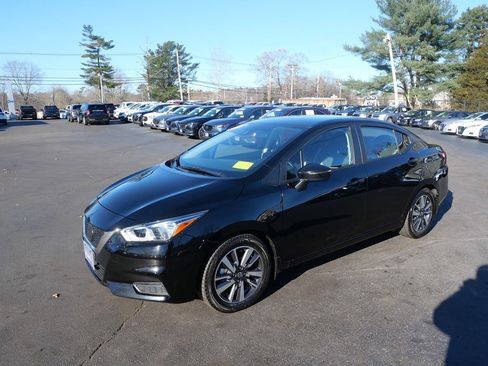 Used 2021 Nissan Versa SV image 1