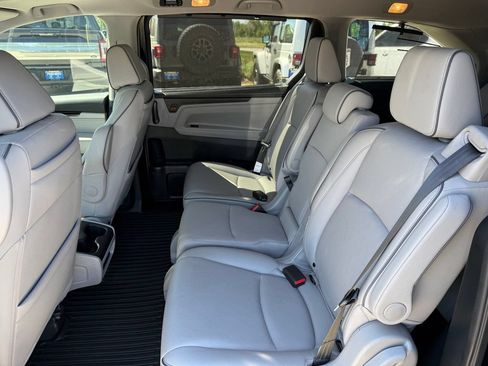 Used 2023 Honda Odyssey Elite image 14
