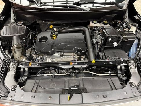 Used 2024 GMC Terrain SLT image 27