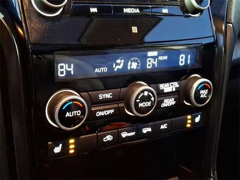 Used 2022 Subaru Ascent Onyx Edition image 22