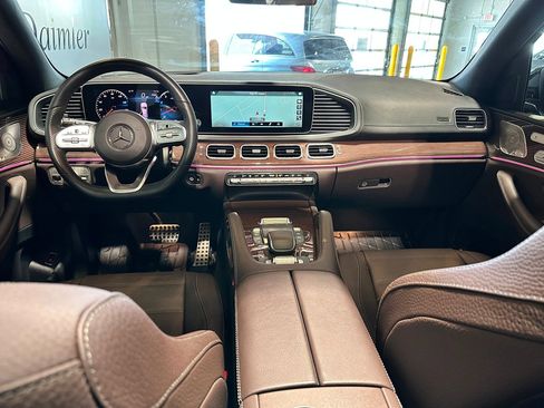 Used 2023 Mercedes-Benz GLS 450 4MATIC image 6