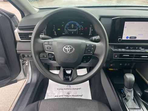 Used 2025 Toyota Camry LE FWD image 23