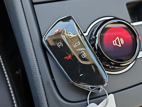 New 2026 Volkswagen Tiguan SE image 22