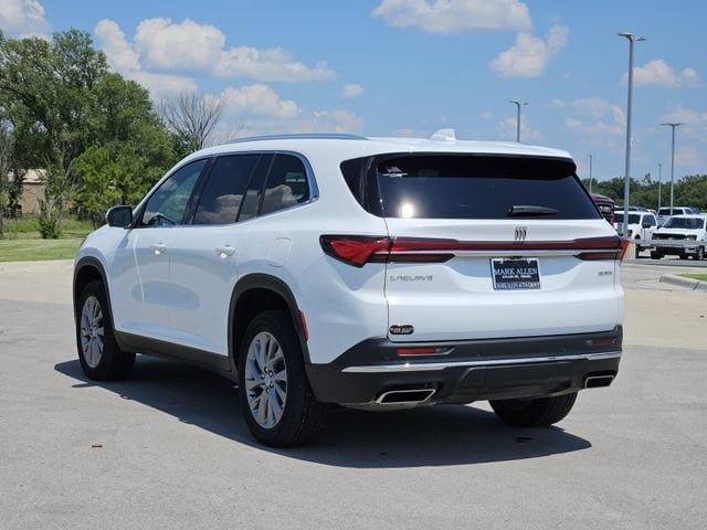 Used 2025 Buick Enclave Preferred FWD image 5