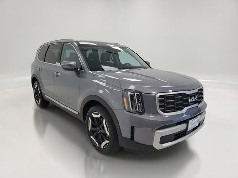 Used 2025 Kia Telluride S AWD/4WD image 3