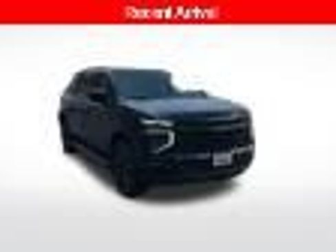 Used 2025 Chevrolet Suburban RST w/ Comfort Package AWD/4WD image 3