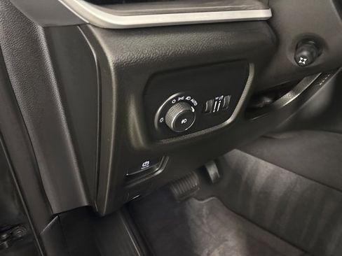 Certified 2023 Jeep Grand Cherokee Limited w/ Luxury Tech Group II image 14