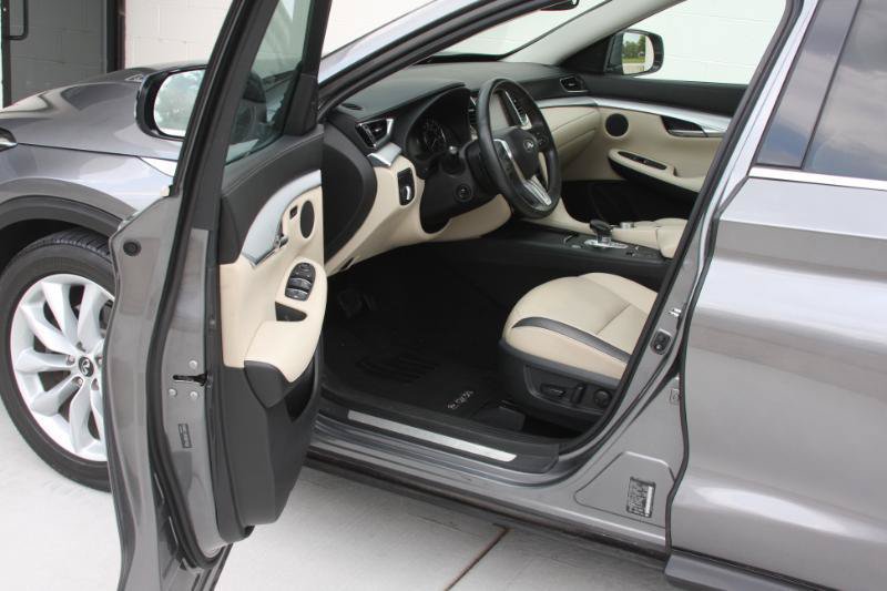 Used 2019 INFINITI QX50 Essential w/ Premium Heat Package AWD/4WD image 27